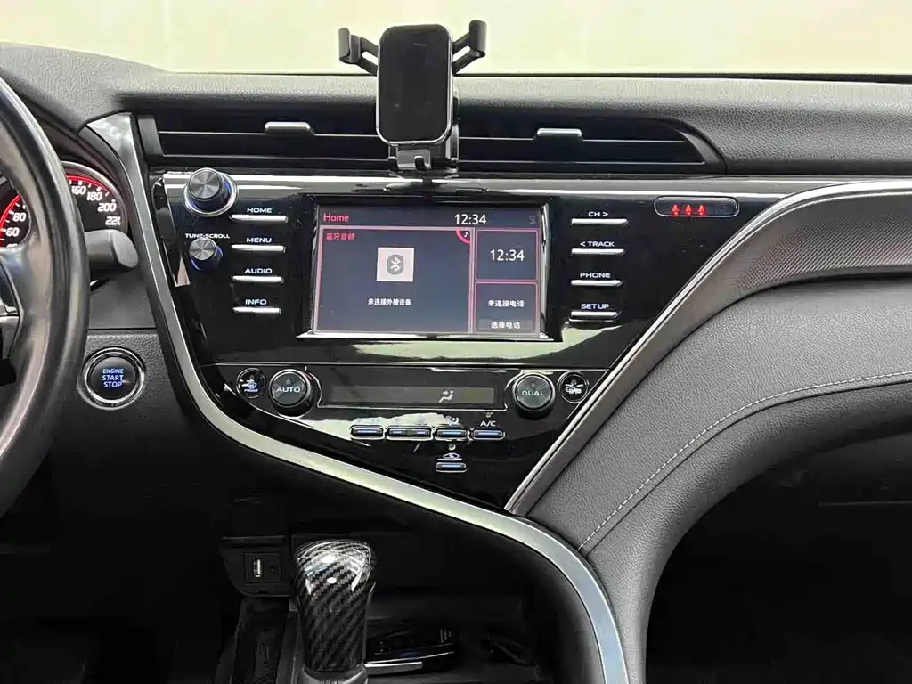 Toyota Camry — миниатюра 23