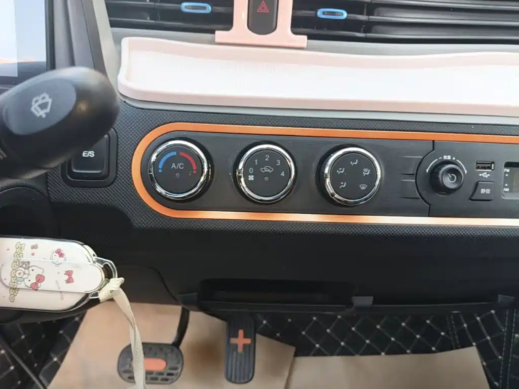 Wuling MINIEV — миниатюра 13