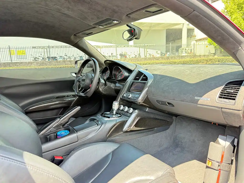 Audi R8 — миниатюра 6