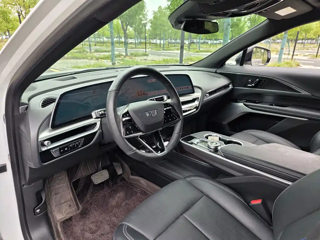 Cadillac Lyriq — миниатюра 15