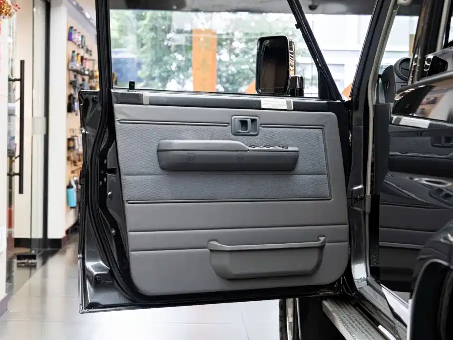 Toyota Land Cruiser — миниатюра 10