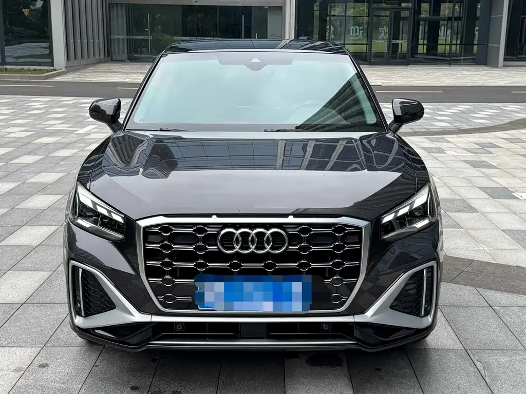 Audi Q2L — миниатюра 2