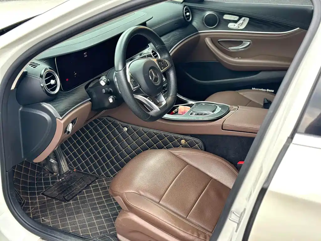 Mercedes-Benz E-Class — миниатюра 2
