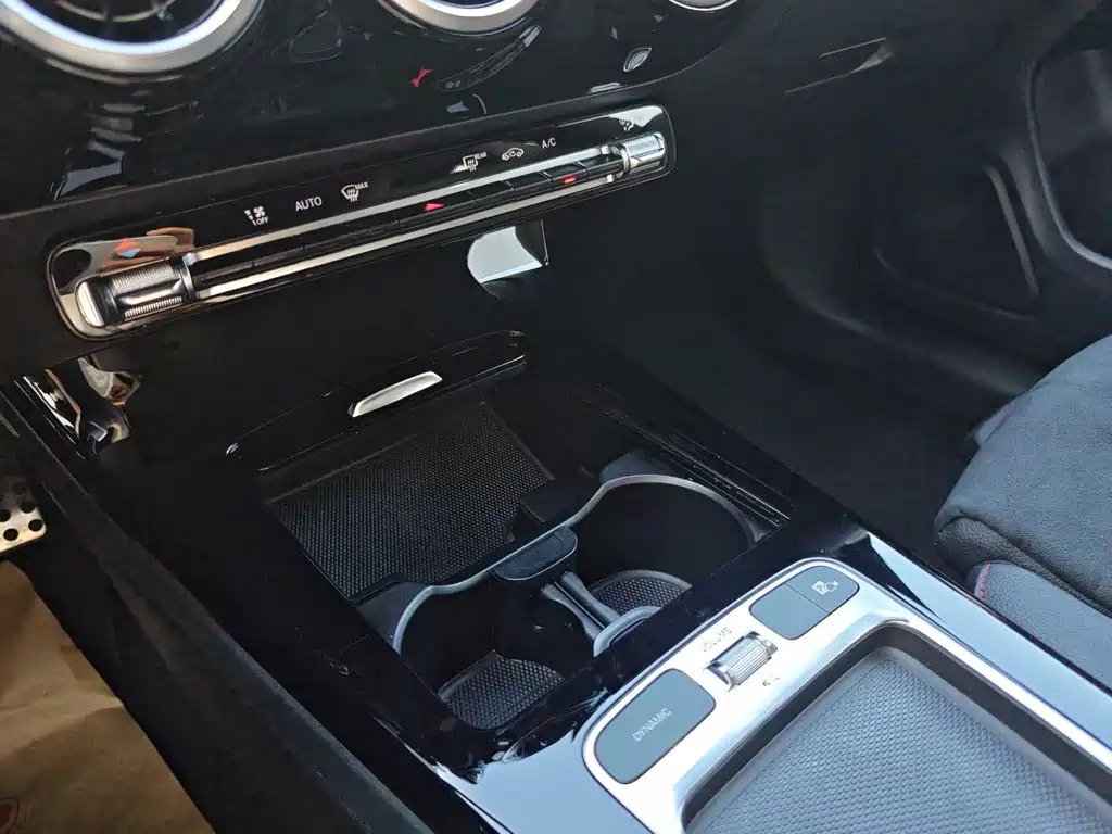 Mercedes-Benz CLA (Import) — миниатюра 17