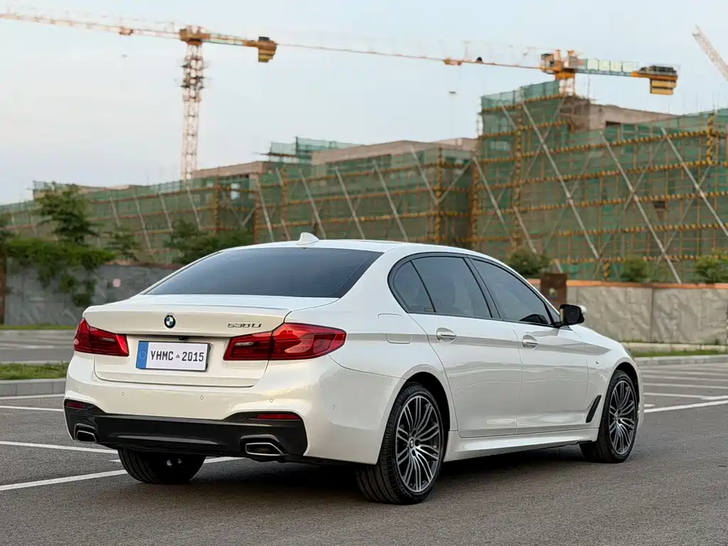 BMW 5 Series — миниатюра 26