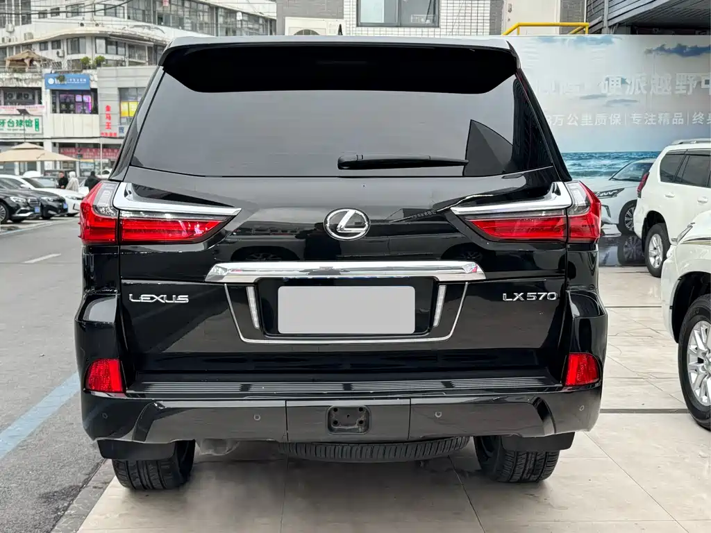 LEXUS LX
