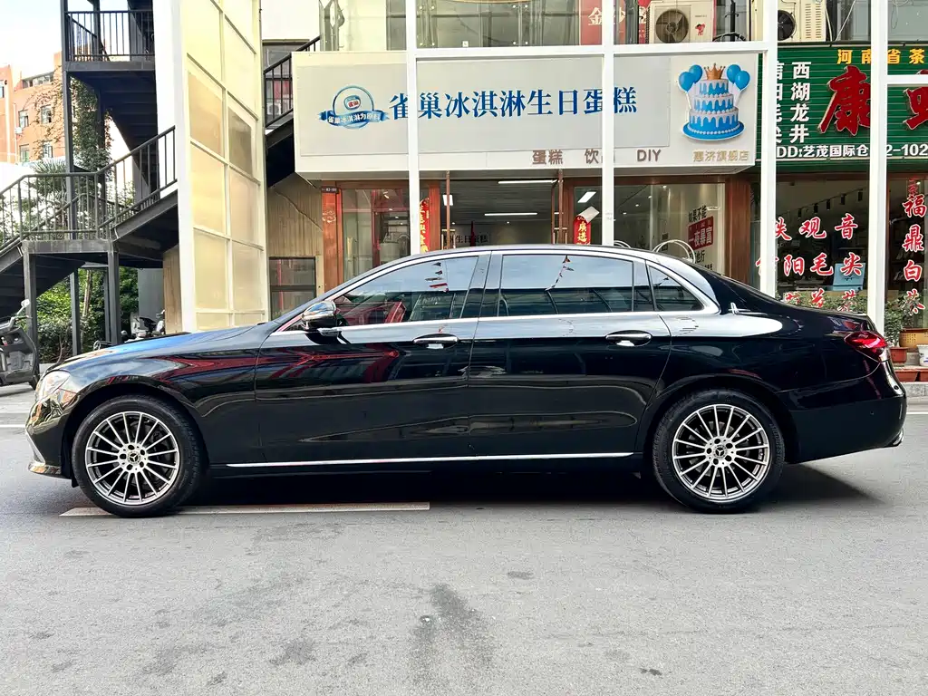 Mercedes-Benz E-Class — миниатюра 4