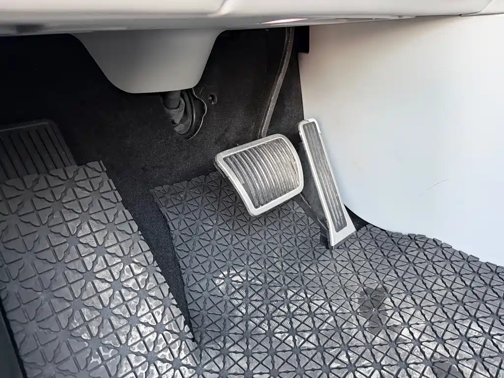 AITO ASK THE WORLD M9