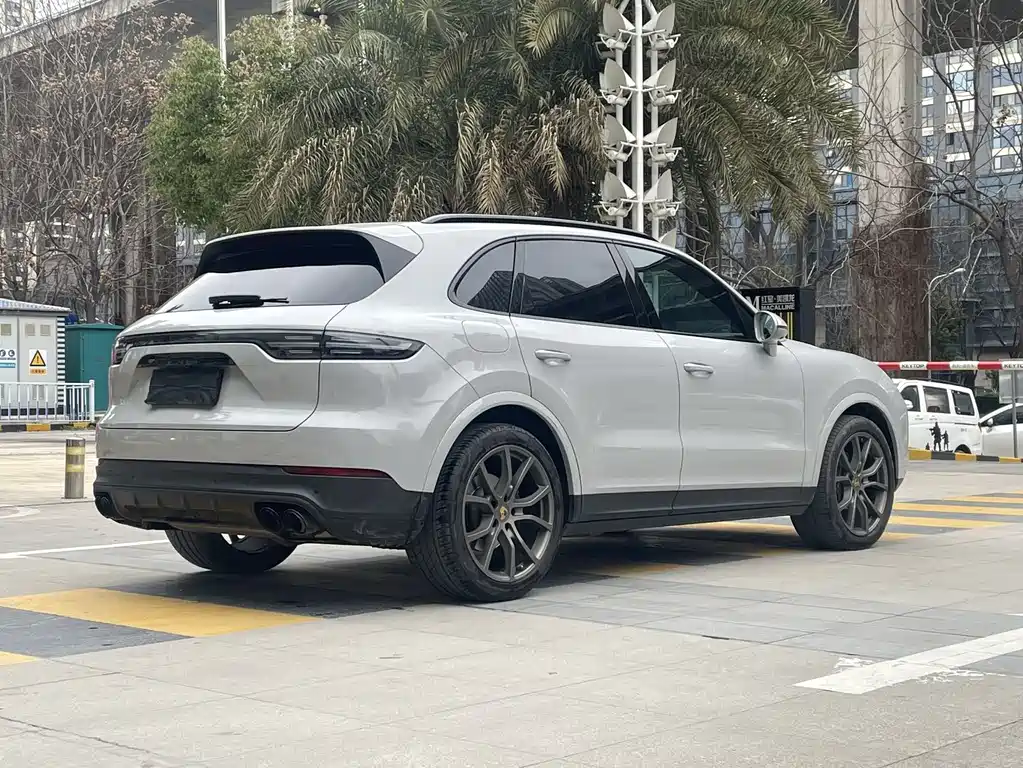 PORSCHE CAYENNE