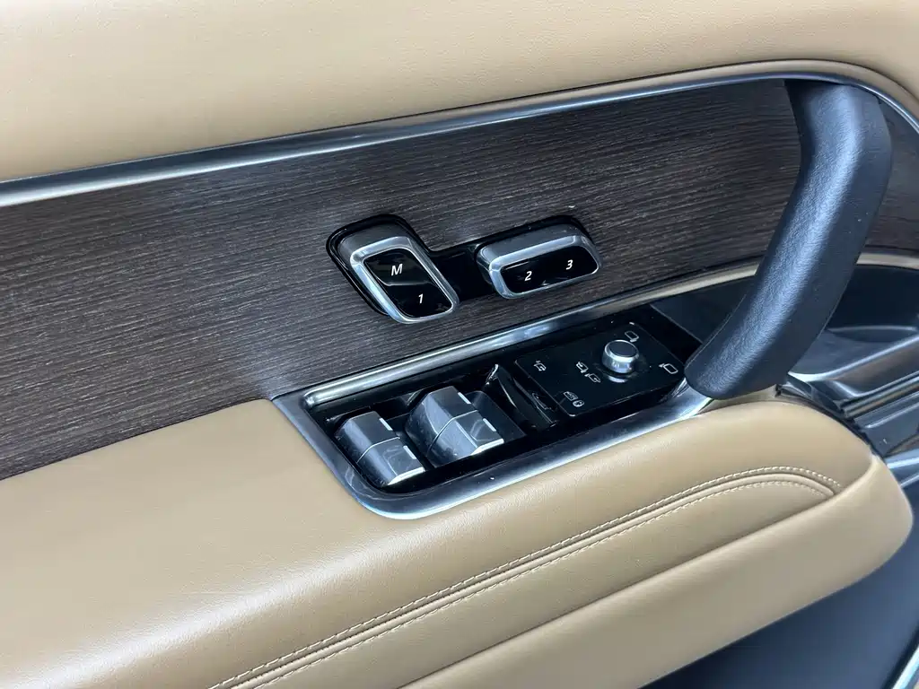 Land Rover Range Rover — миниатюра 10