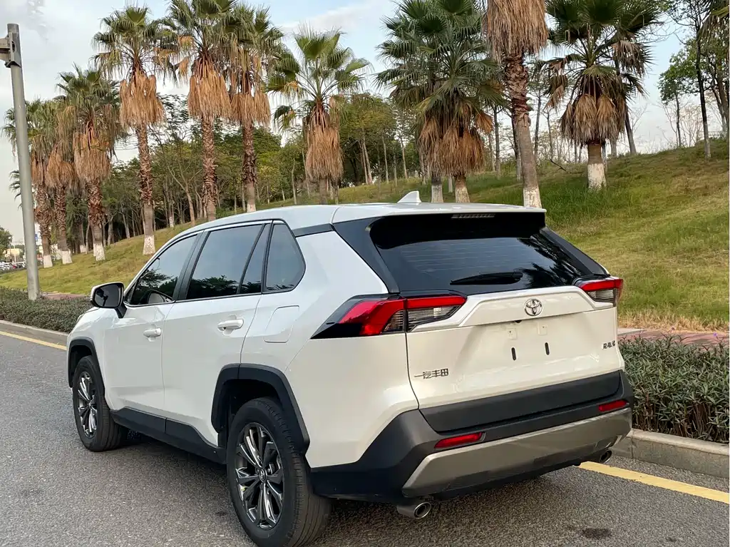 TOYOTA RAV4 RONGFANG