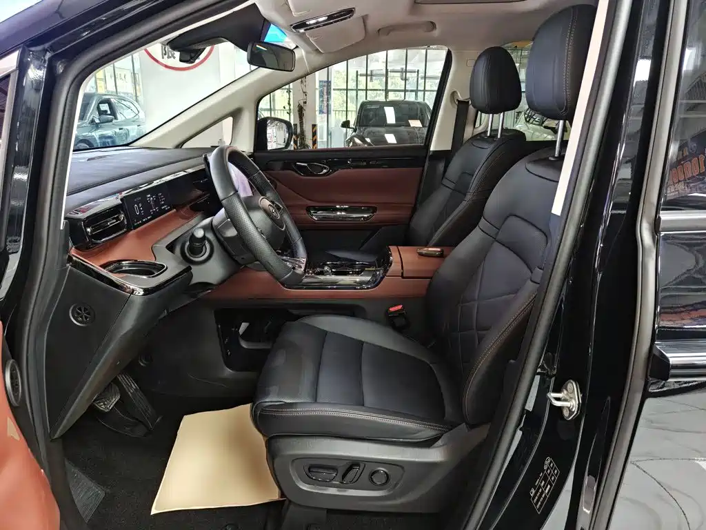 GAC Motor 传祺E8 PHEV — миниатюра 15