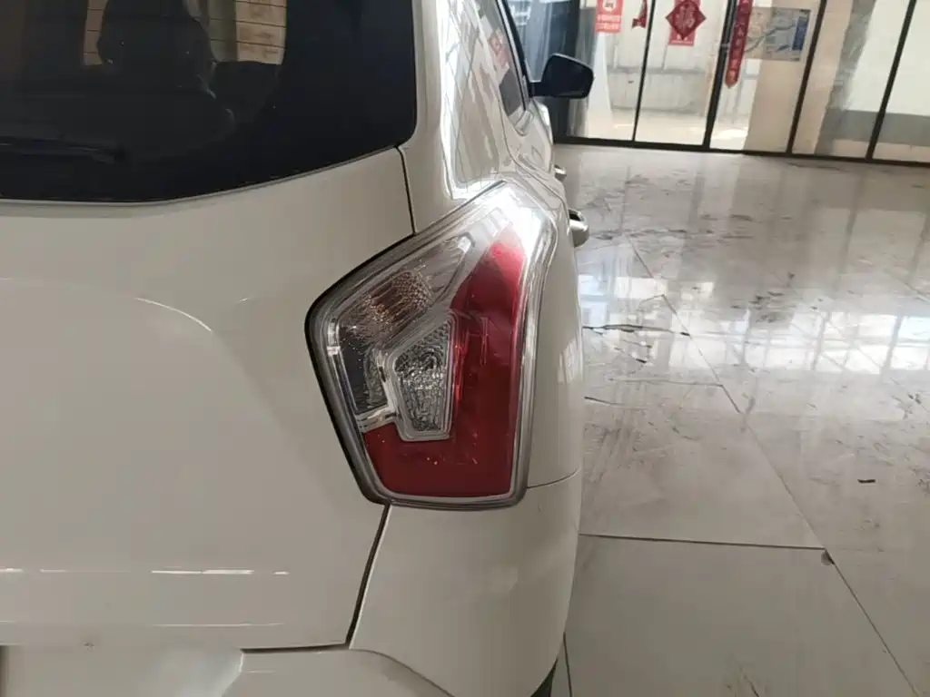 SsangYong Тивьера. — миниатюра 8