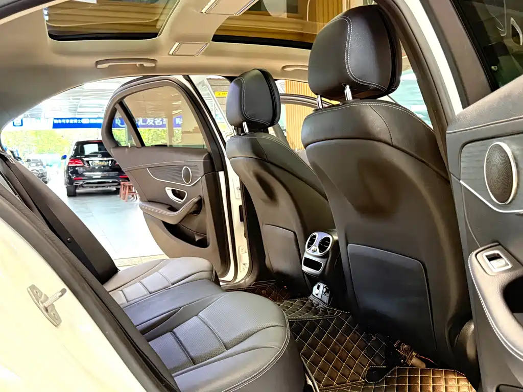 Mercedes-Benz C-Class — миниатюра 18