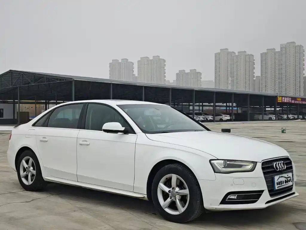 Audi A4L 2015