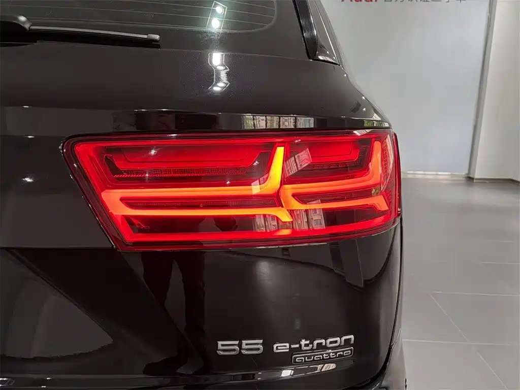 Audi Q7 New Energy — миниатюра 14
