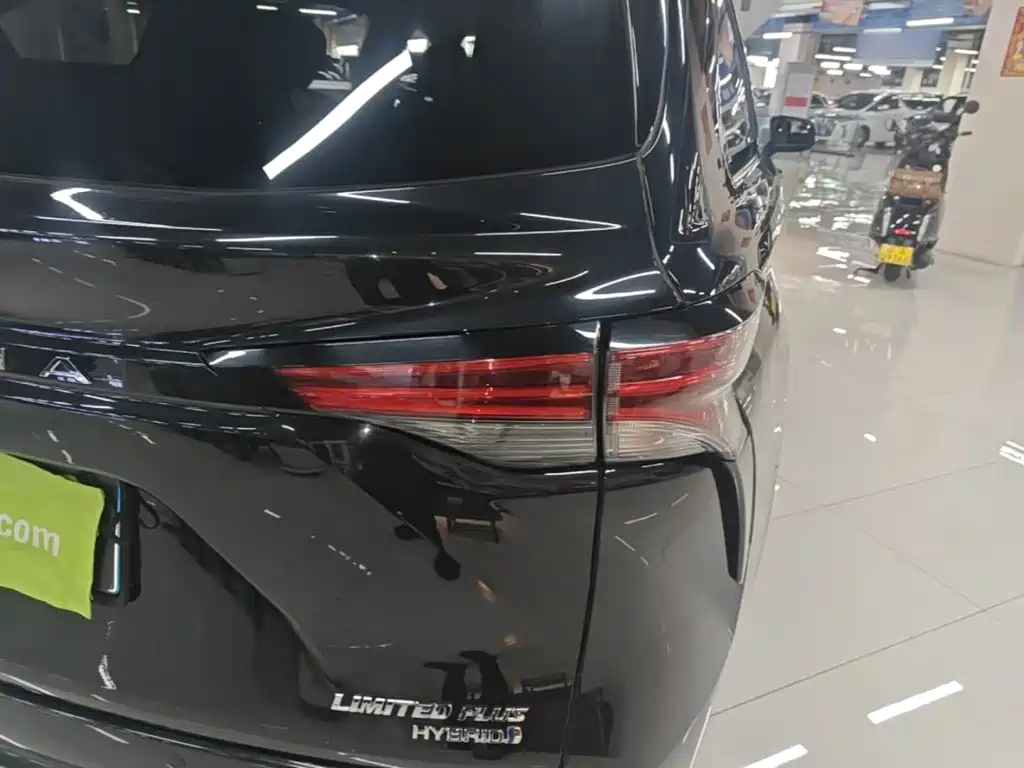 Toyota Sienna — миниатюра 8