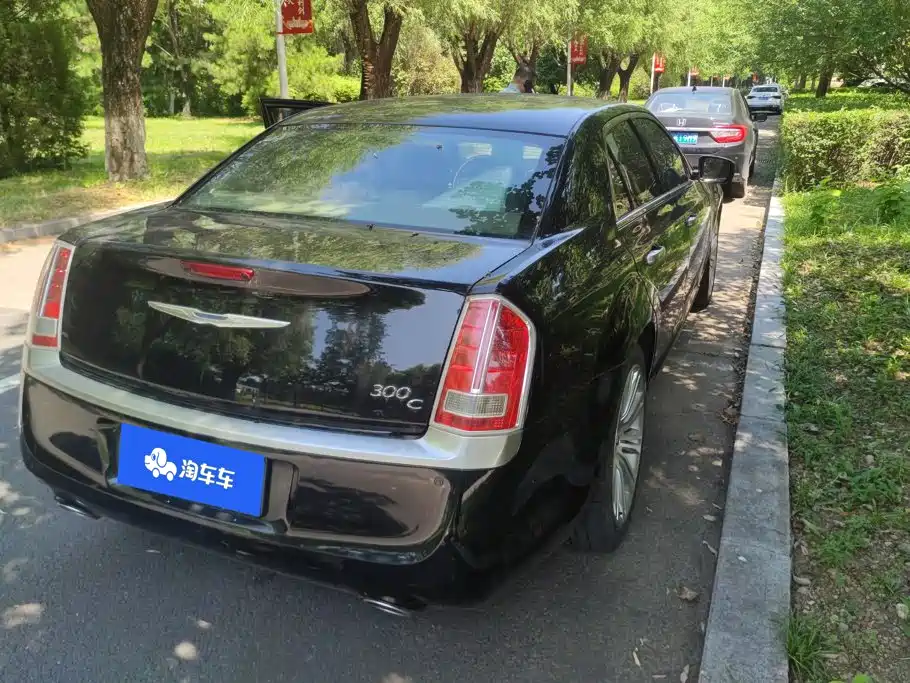 Chrysler 300C — миниатюра 3