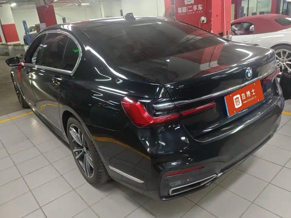 BMW 7 Series — миниатюра 6