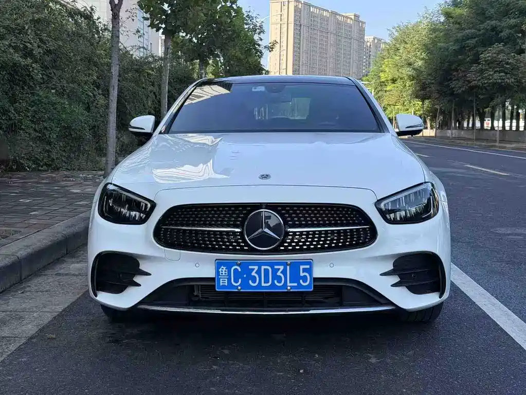 Mercedes-Benz E-Class — миниатюра 2