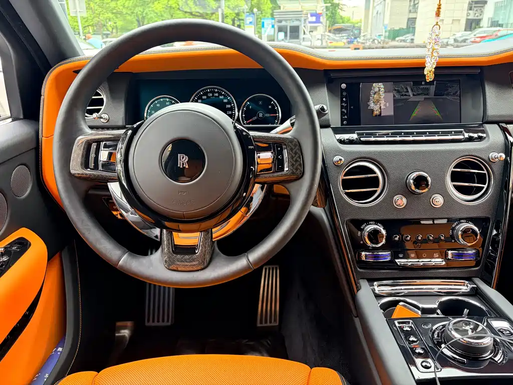 Rolls-Royce Cullinan — миниатюра 10