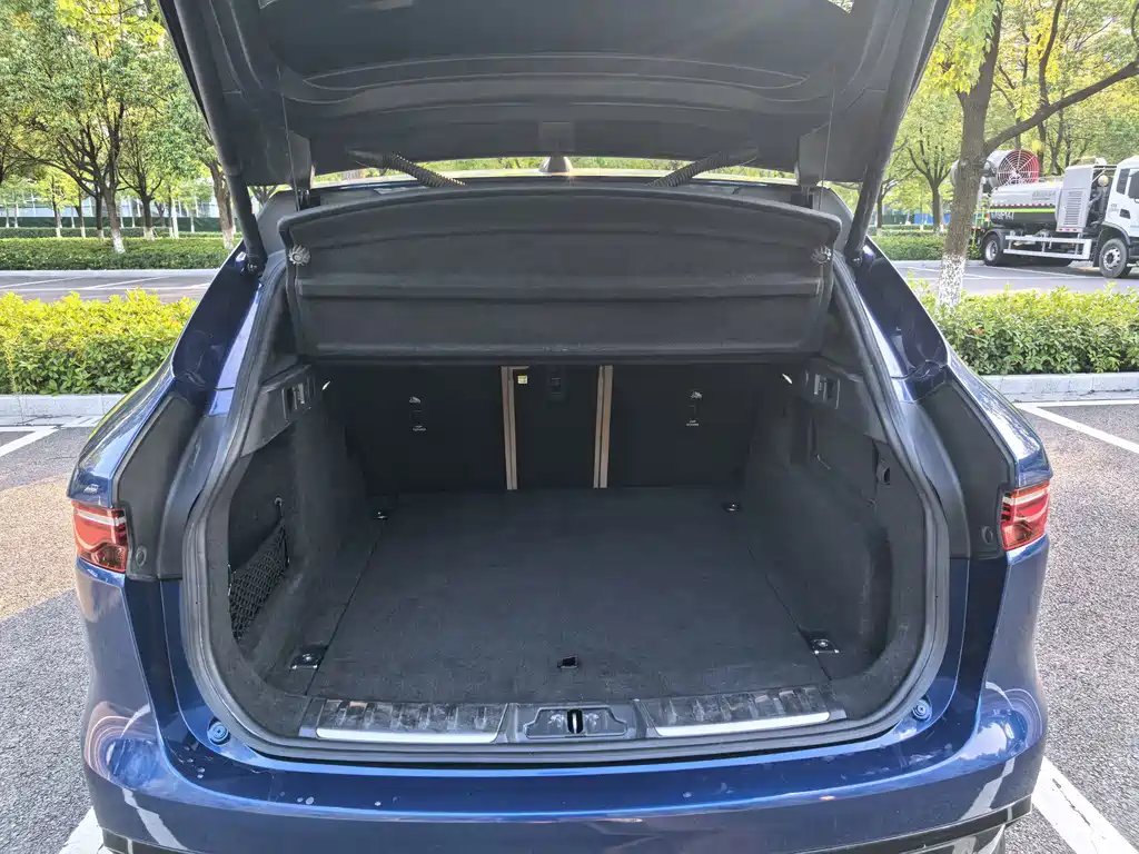 Jaguar F-PACE — миниатюра 15