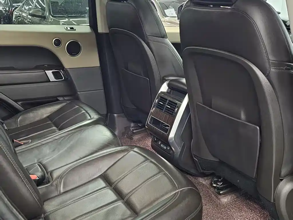Land Rover Sport PHEV — миниатюра 11