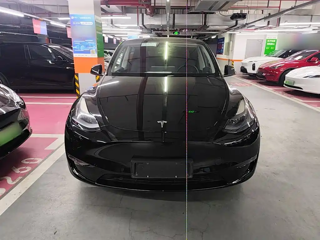Tesla Model Y — миниатюра 3