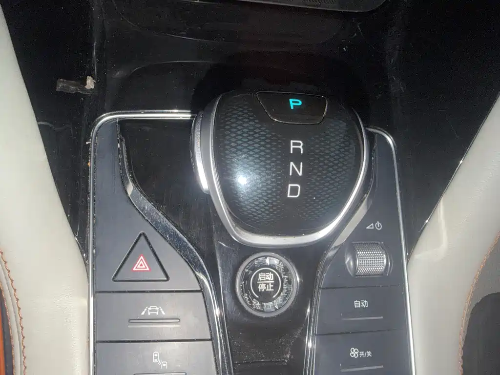 BYD PLUS New Energy — миниатюра 7
