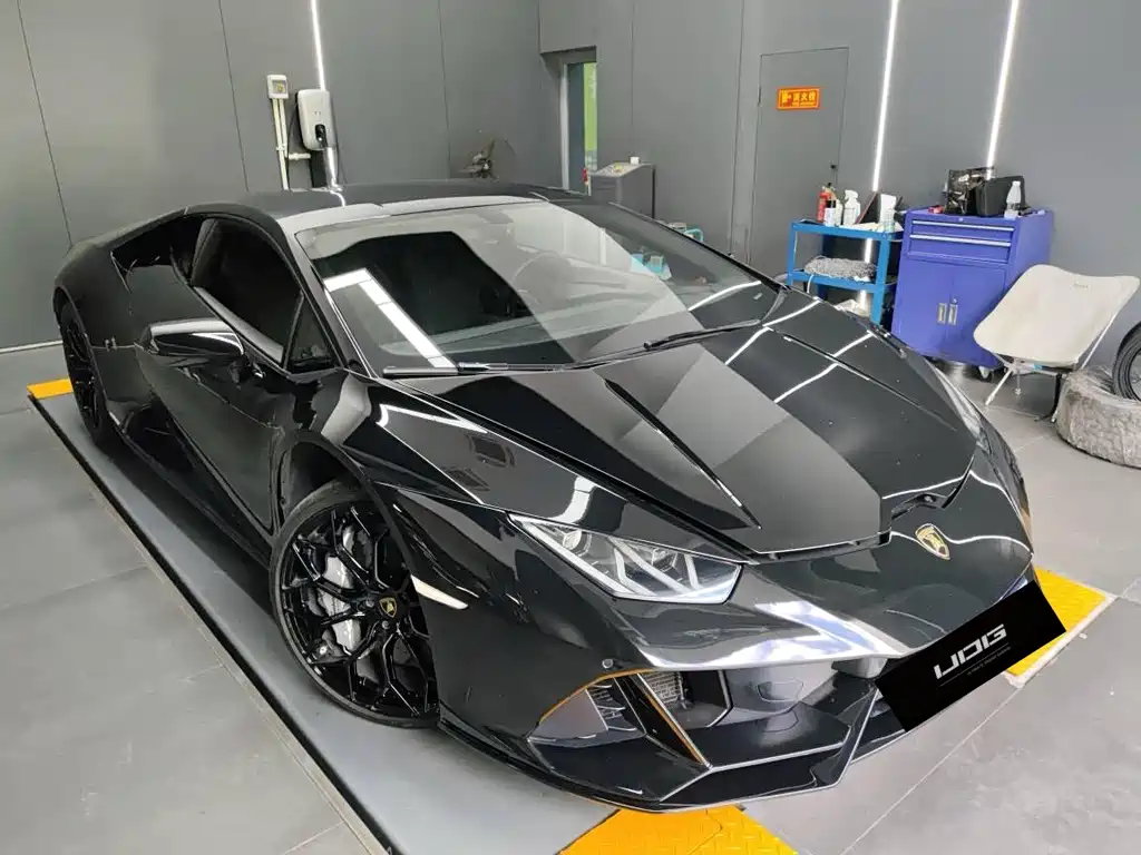 LAMBORGHINI HURACÁN