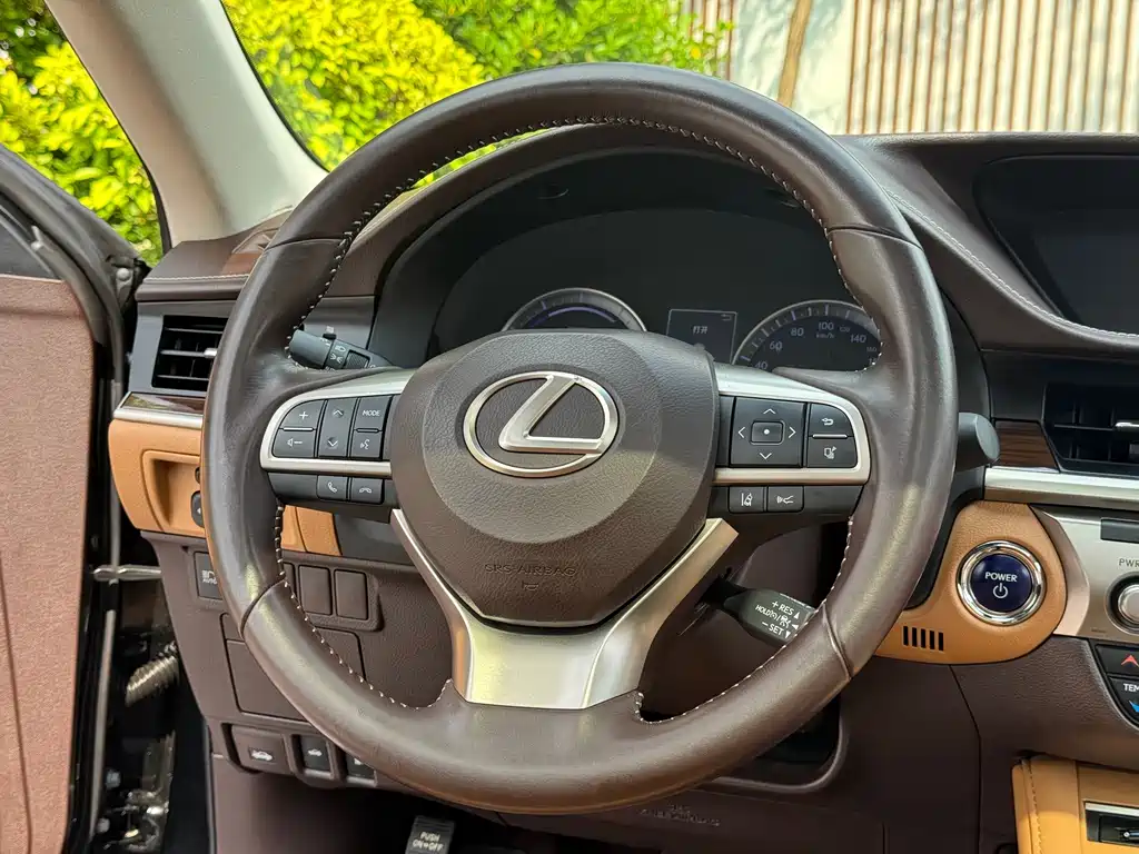 Lexus ES — миниатюра 9
