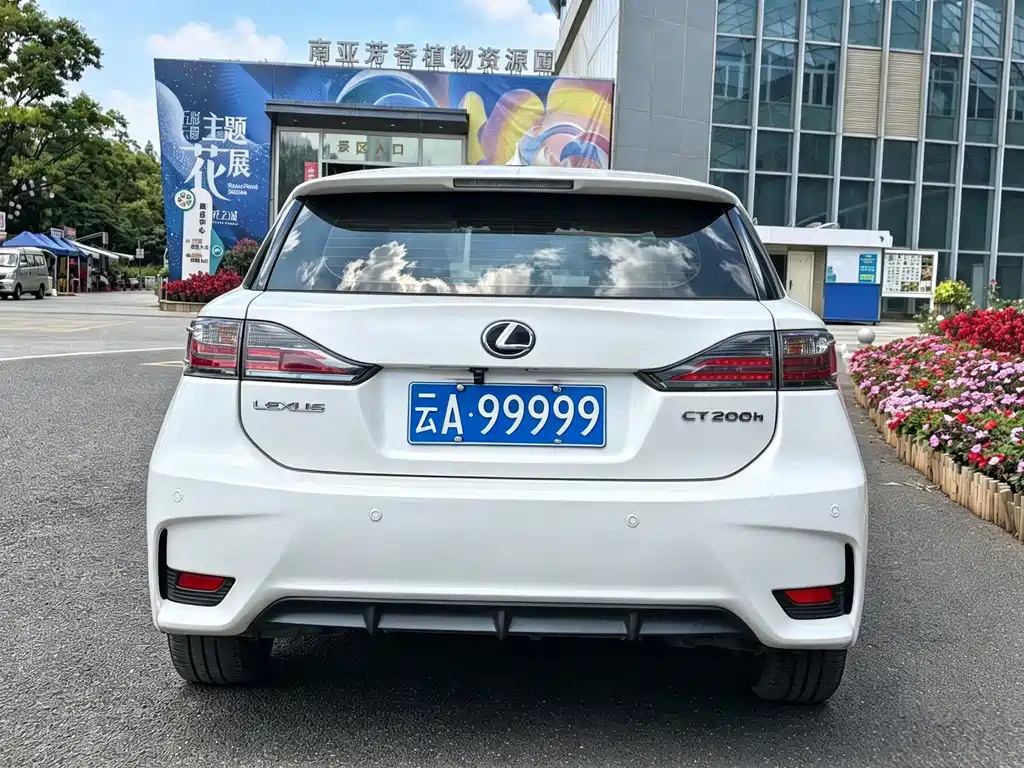 Lexus CT — миниатюра 9