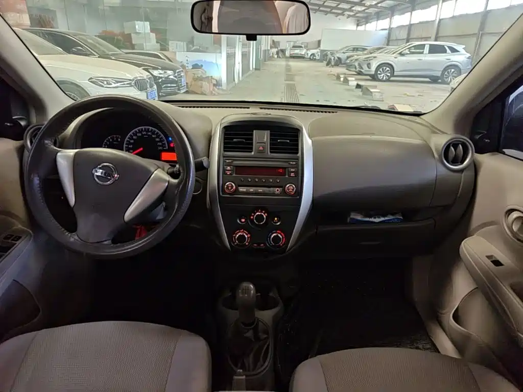 Nissan Sunny — миниатюра 10