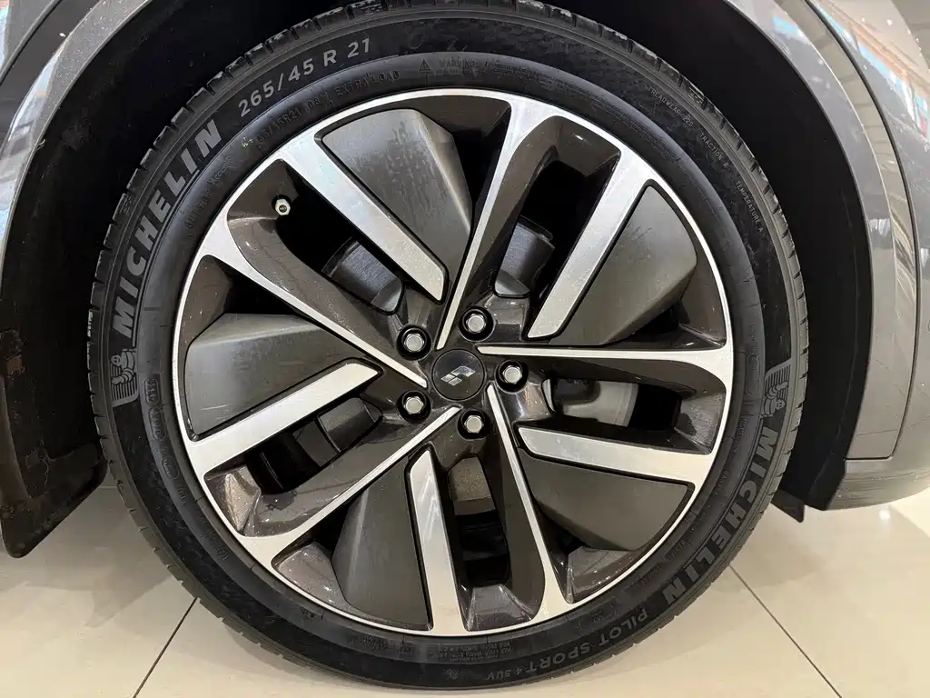 Li Auto Li L8 — миниатюра 16