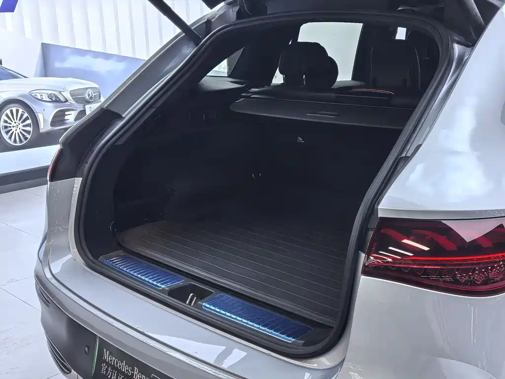 MERCEDES-BENZ EQE SUV