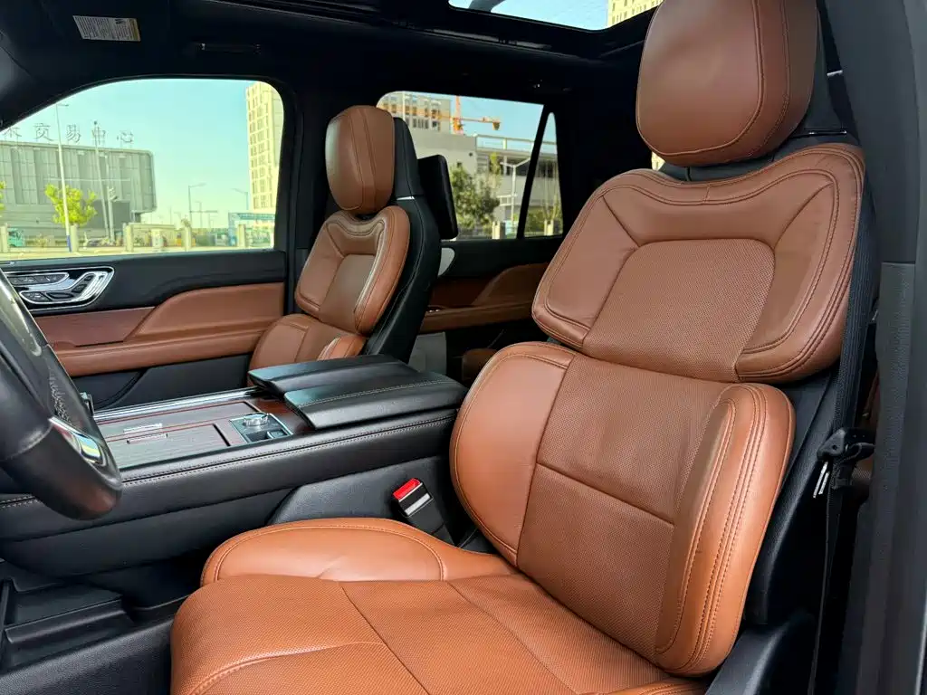 Lincoln Navigator — миниатюра 13