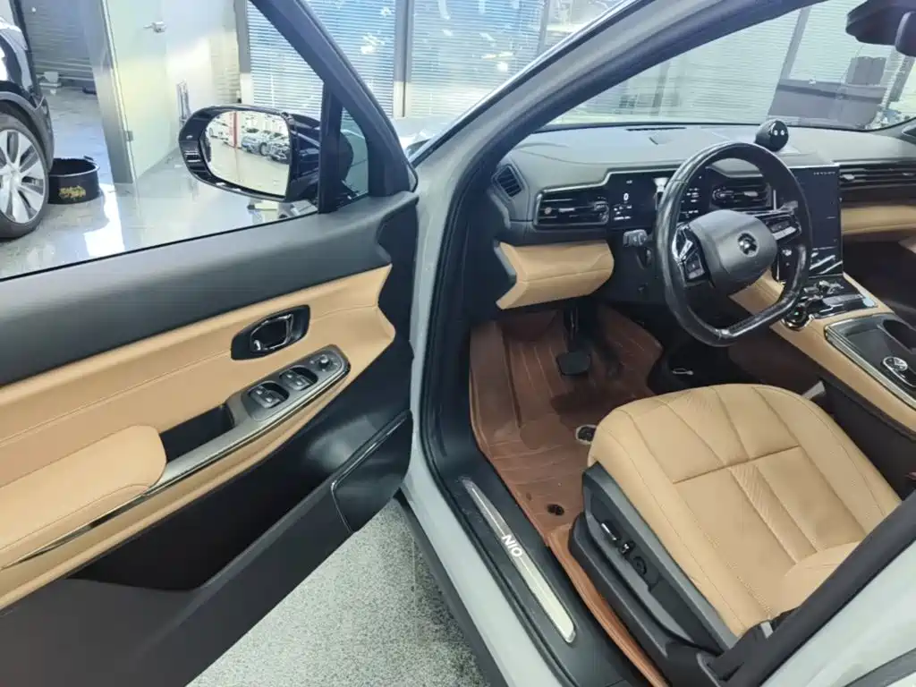 NIO ES8 — миниатюра 16