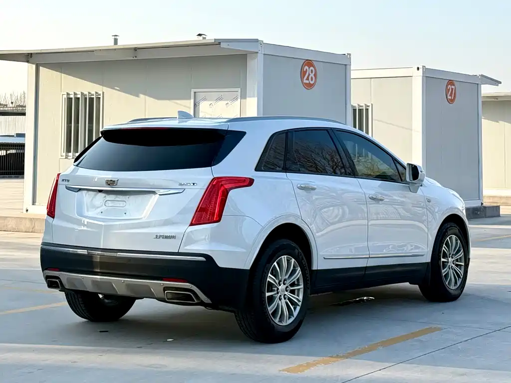 CADILLAC XT5