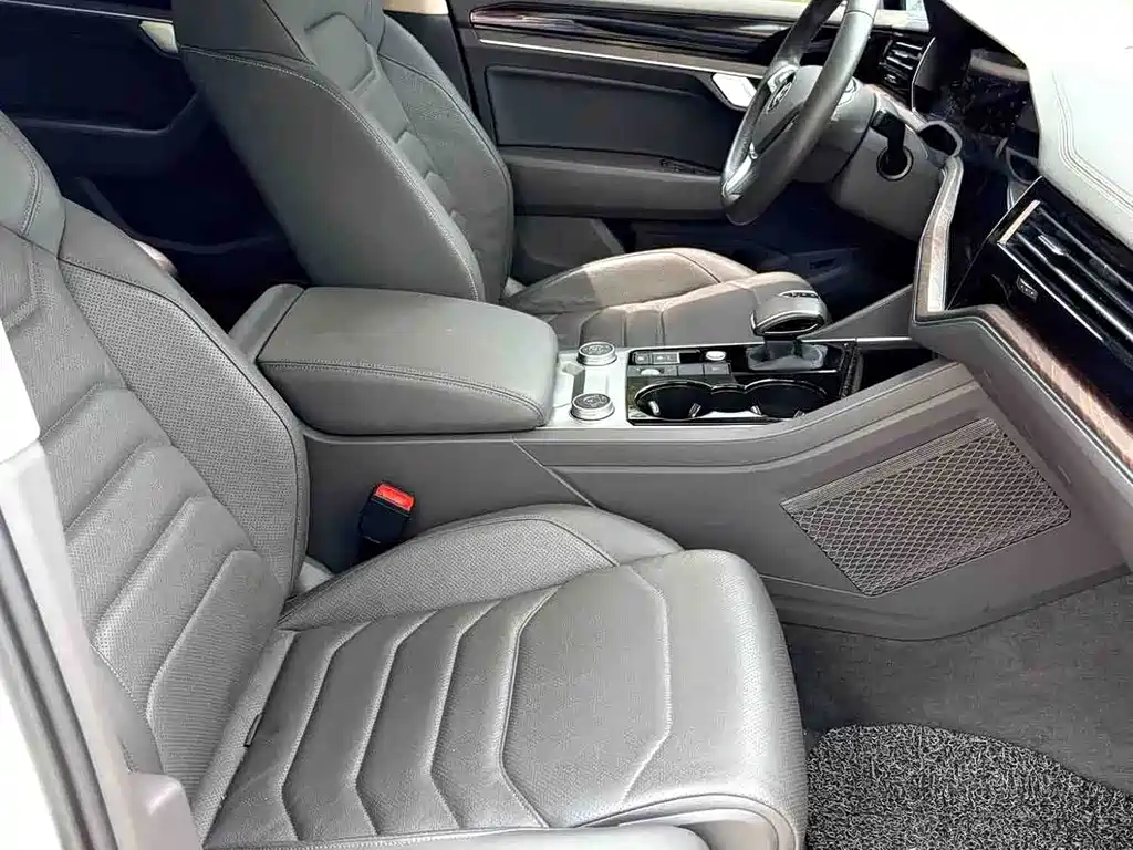 Volkswagen Touareg — миниатюра 9