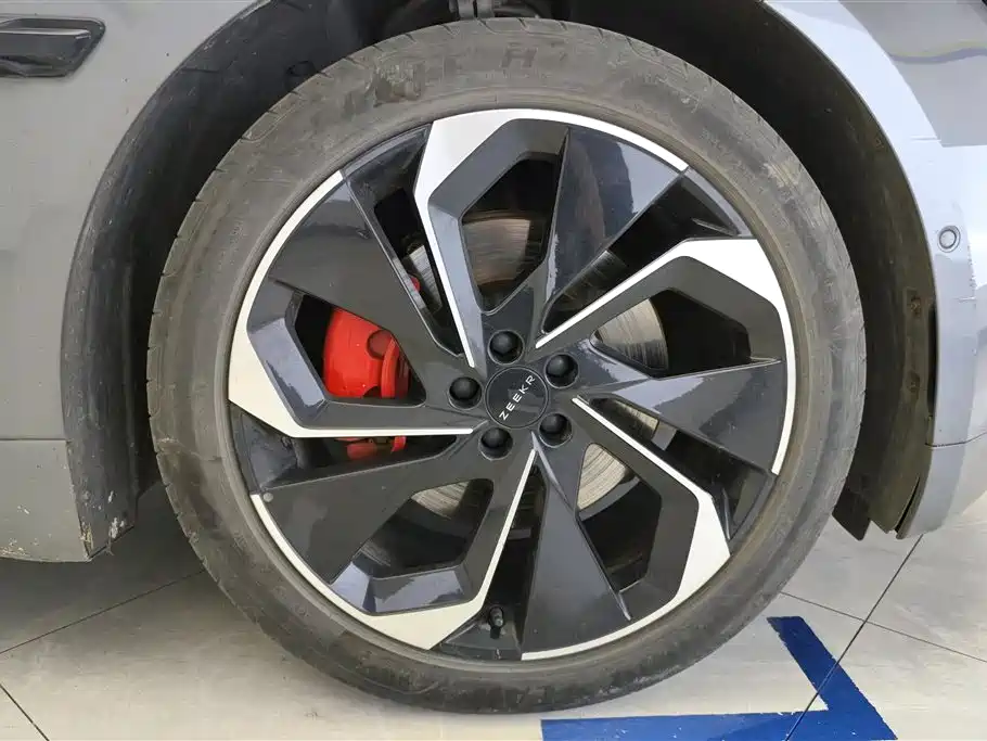 ZEEKR EXTREME KRYPTON 001