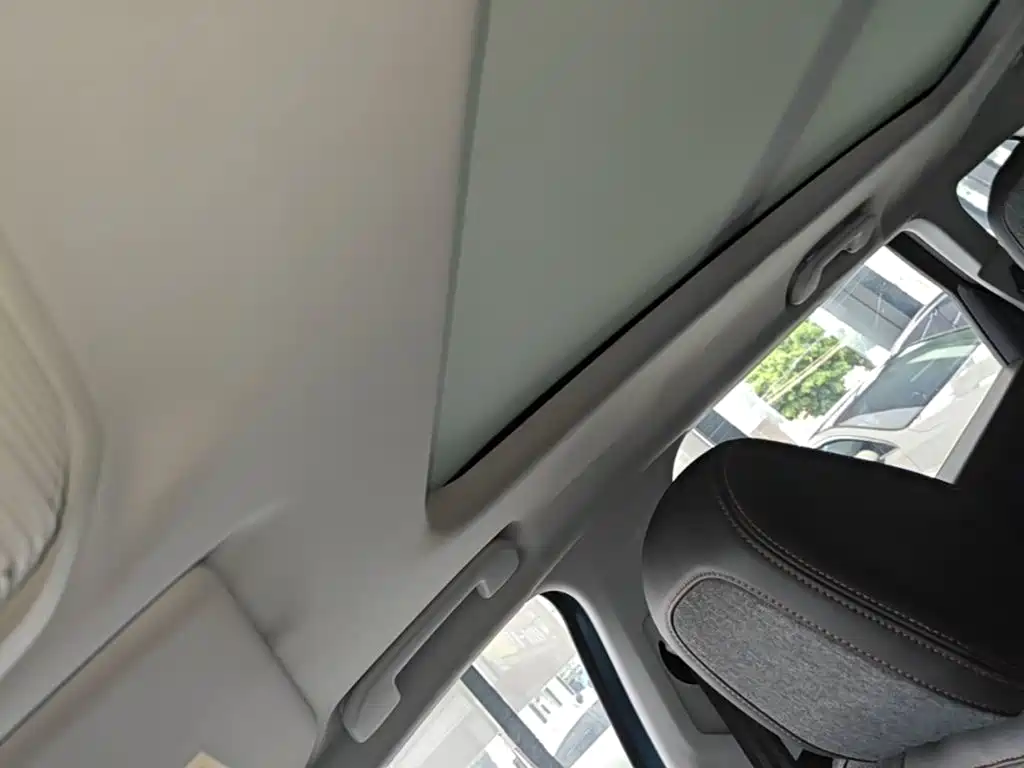 Peugeot 5008 — миниатюра 18