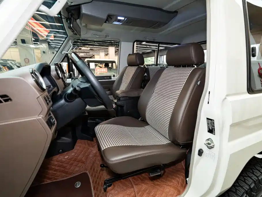 Toyota Land Cruiser — миниатюра 7