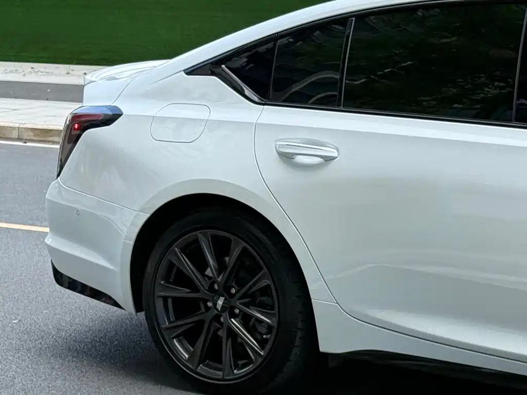 Cadillac CT5 — миниатюра 18