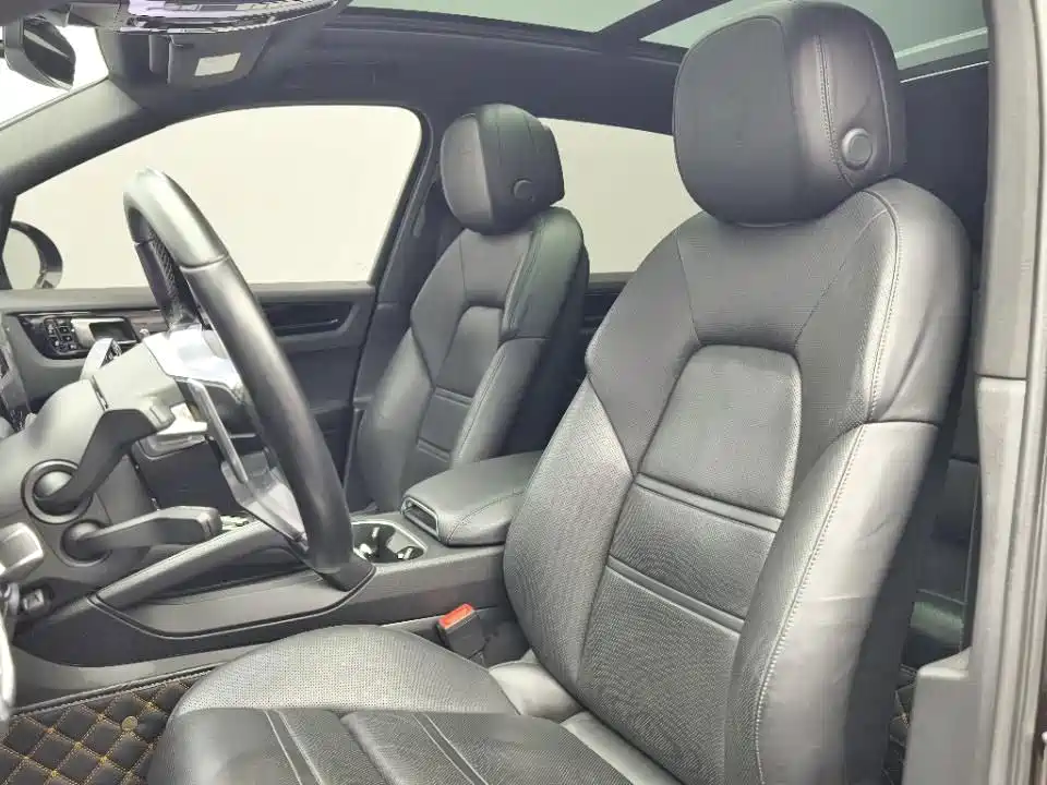 Porsche Cayenne — миниатюра 12