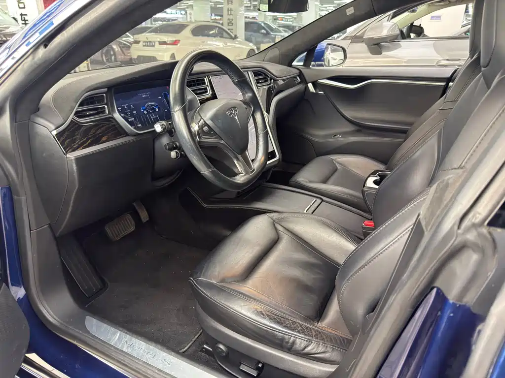Tesla Model S — миниатюра 8
