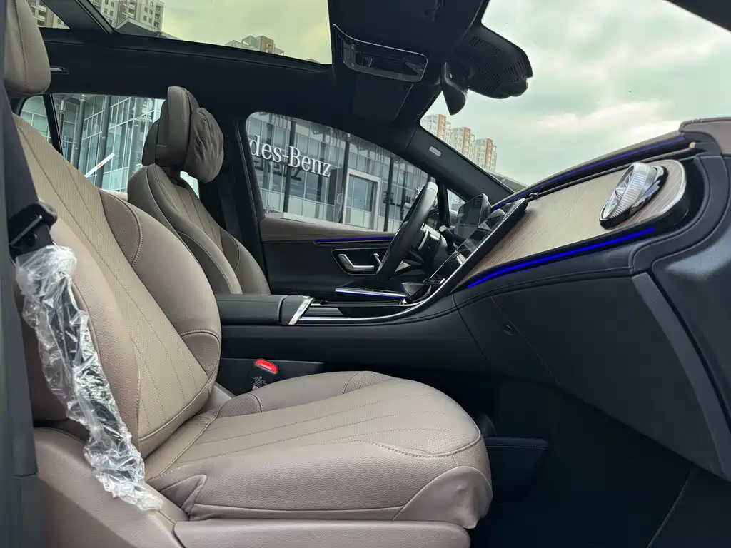 Mercedes-Benz EQE SUV — миниатюра 15