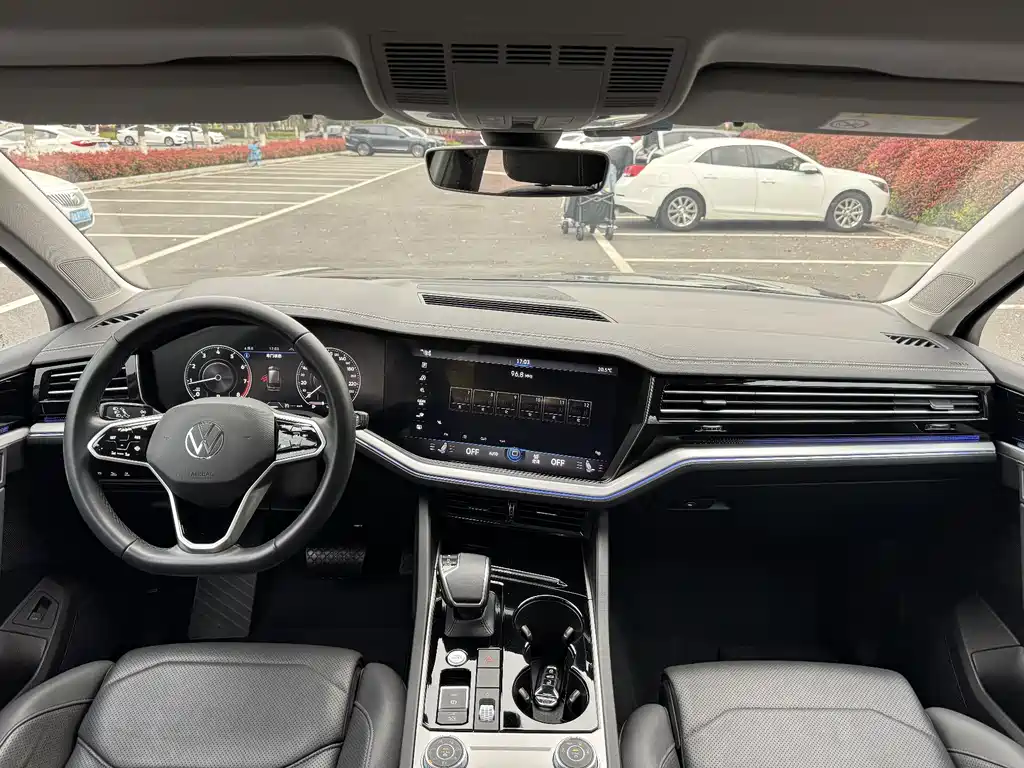 Volkswagen Touareg 2022 2.0TSI