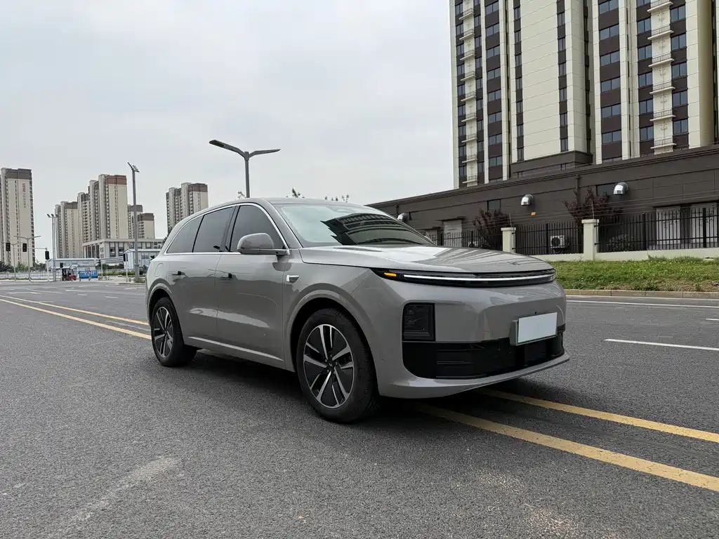 Li Auto Li L6 2025