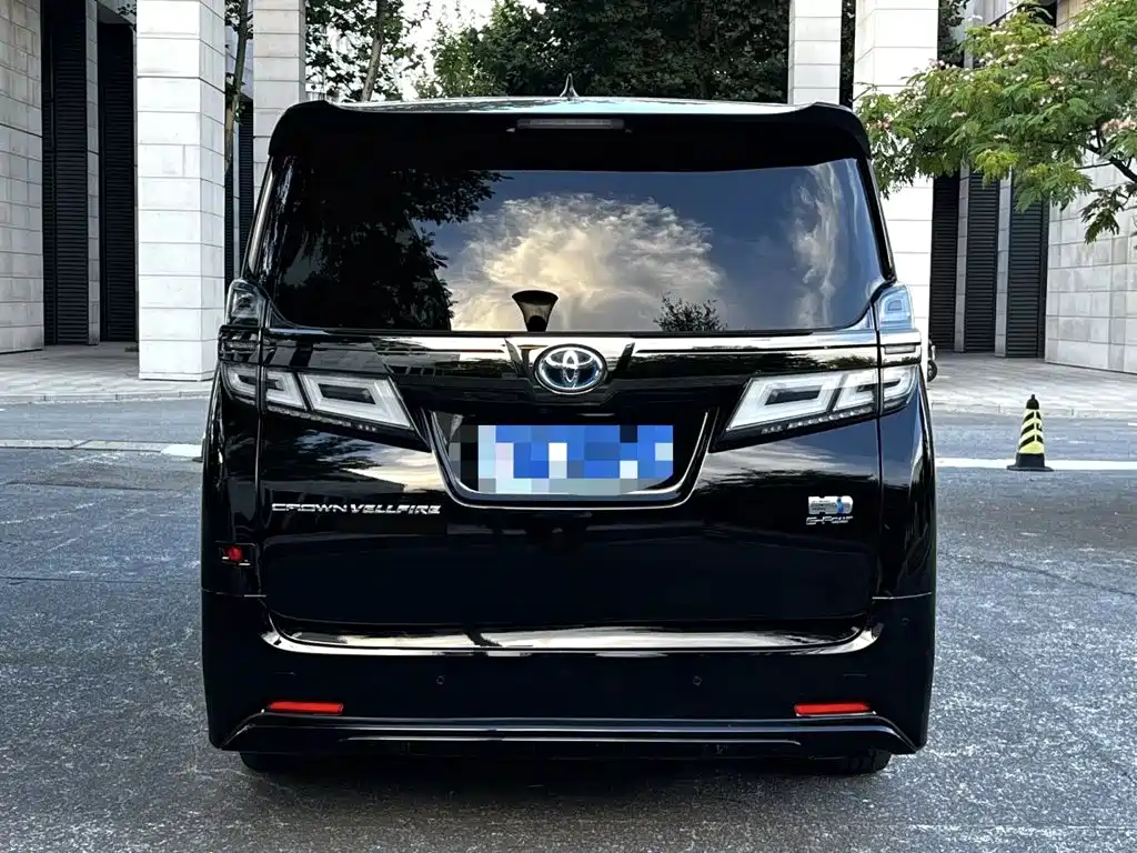 Toyota Vellfire — миниатюра 18
