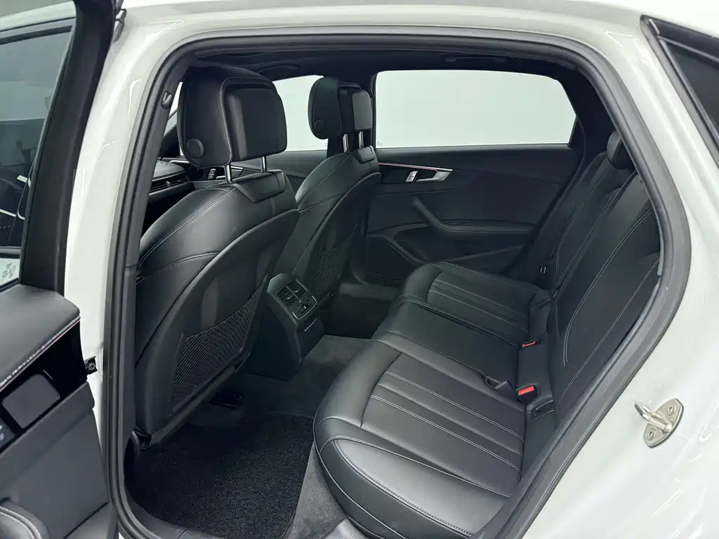 Audi A4L — миниатюра 7